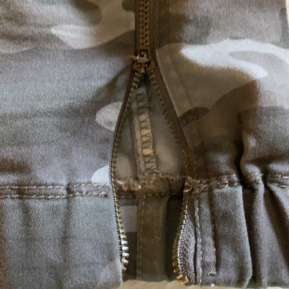 Cargo Jeans - Picture 8 of 8